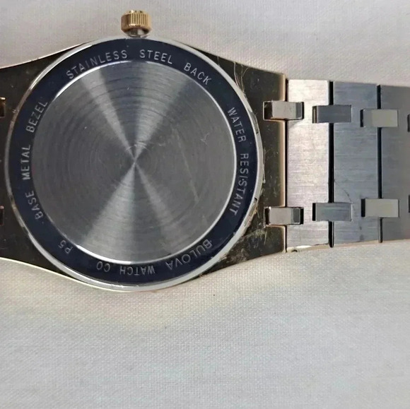 Bulova Quartz Watch with new battery - Picture 7 of 8